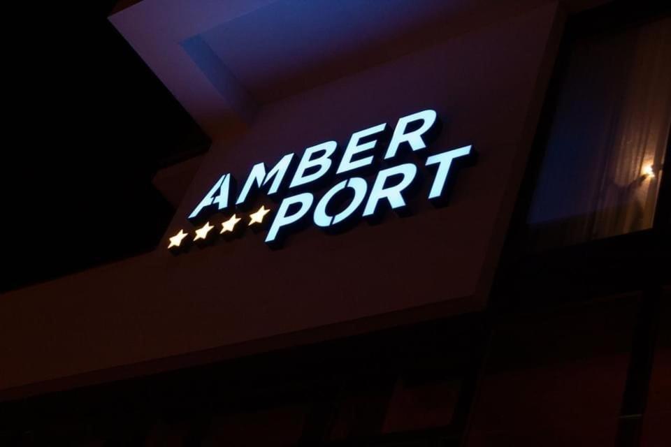 Amber Port Hotell Darlowko Eksteriør bilde